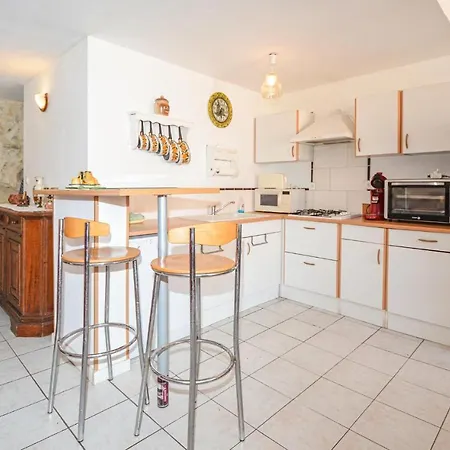 Dom wakacyjny 2 Bedroom Pet Friendly In Sur Orb *